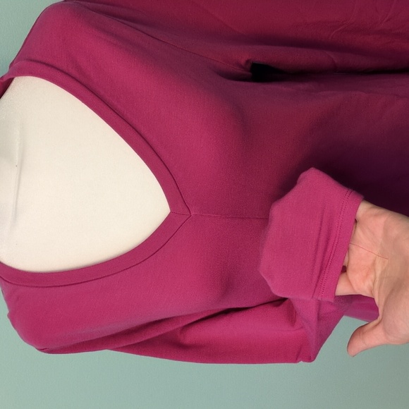 New Chico's Super Soft Zenergy Fuschia long Sleeves - Picture 3 of 7